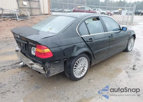 2003 BMW 330Xi z USA, uszkodzony, nr VIN WBAEW534X3PG23752